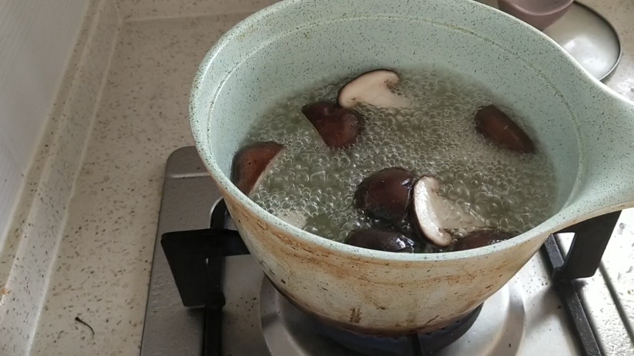 無敵好吃缽缽雞的做法-香辣味煮菜譜