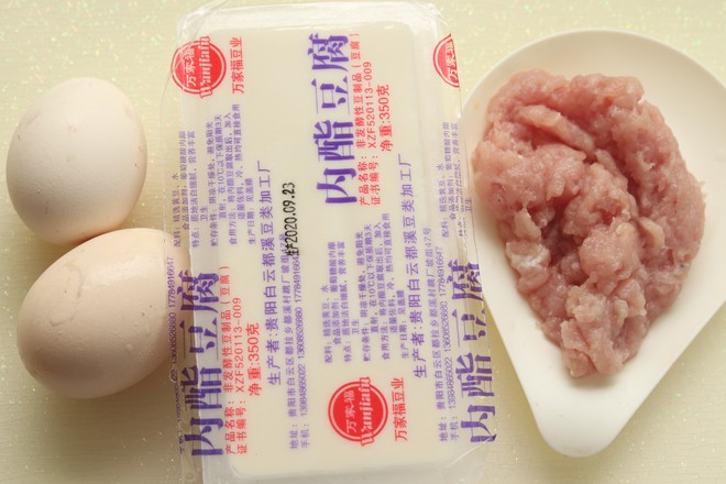 豆腐抱蛋/海苔豆腐的做法-咸鮮味煎菜譜