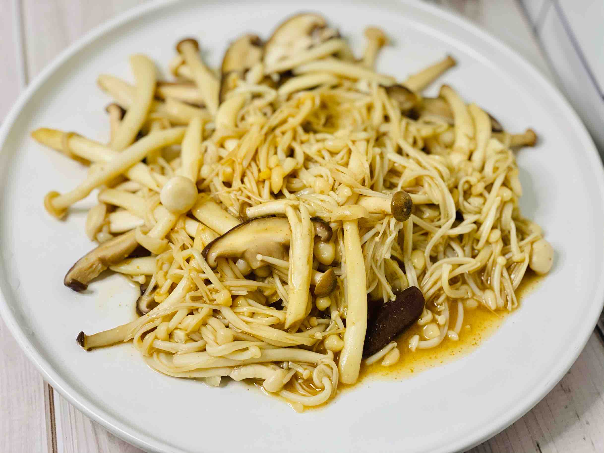 吃頓好天然的??雜菇別只會(huì)火鍋，這樣炒，超美味的做法-家常味炒菜譜