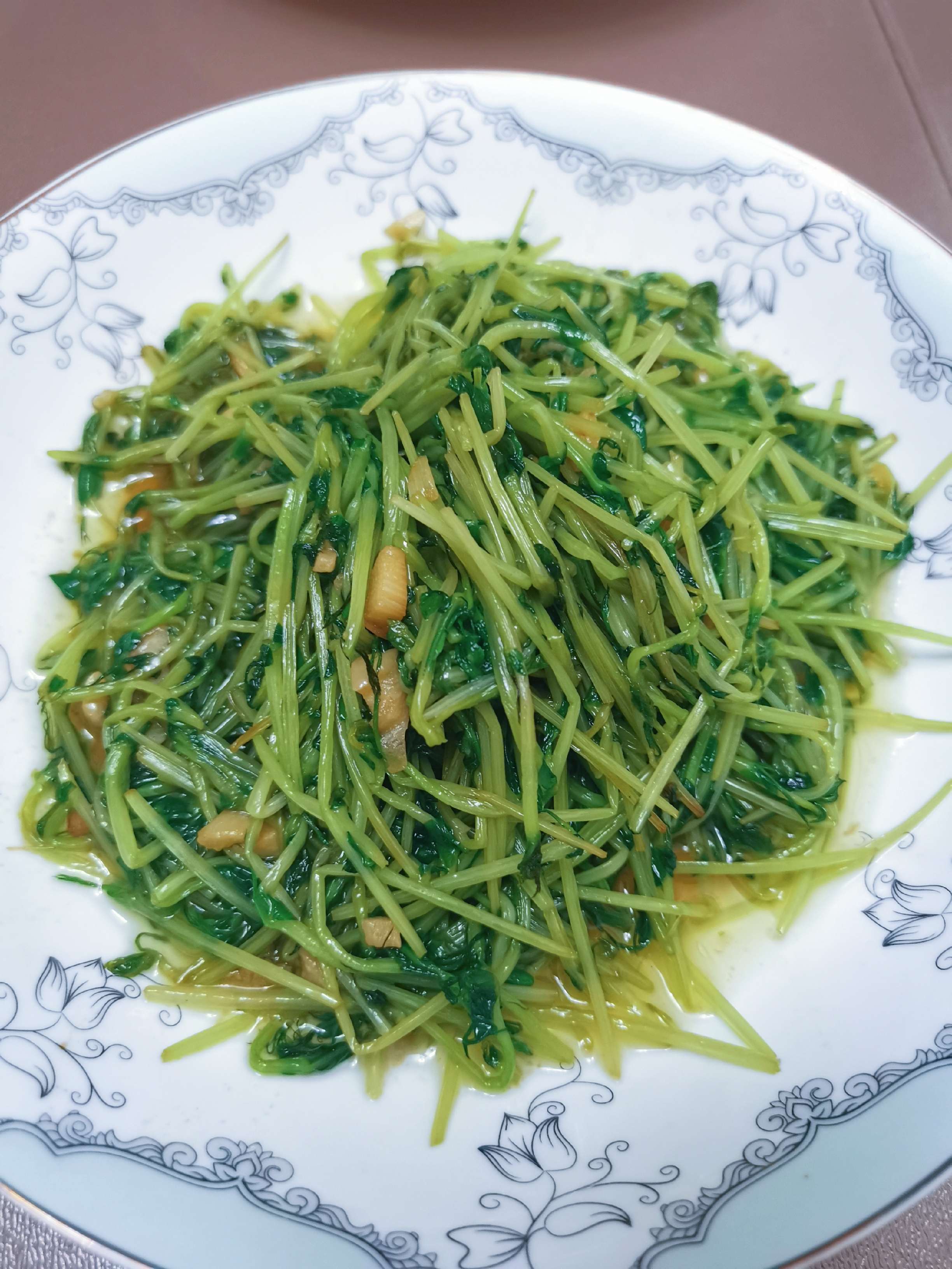 蒜蓉豆苗的做法-家常味炒菜譜