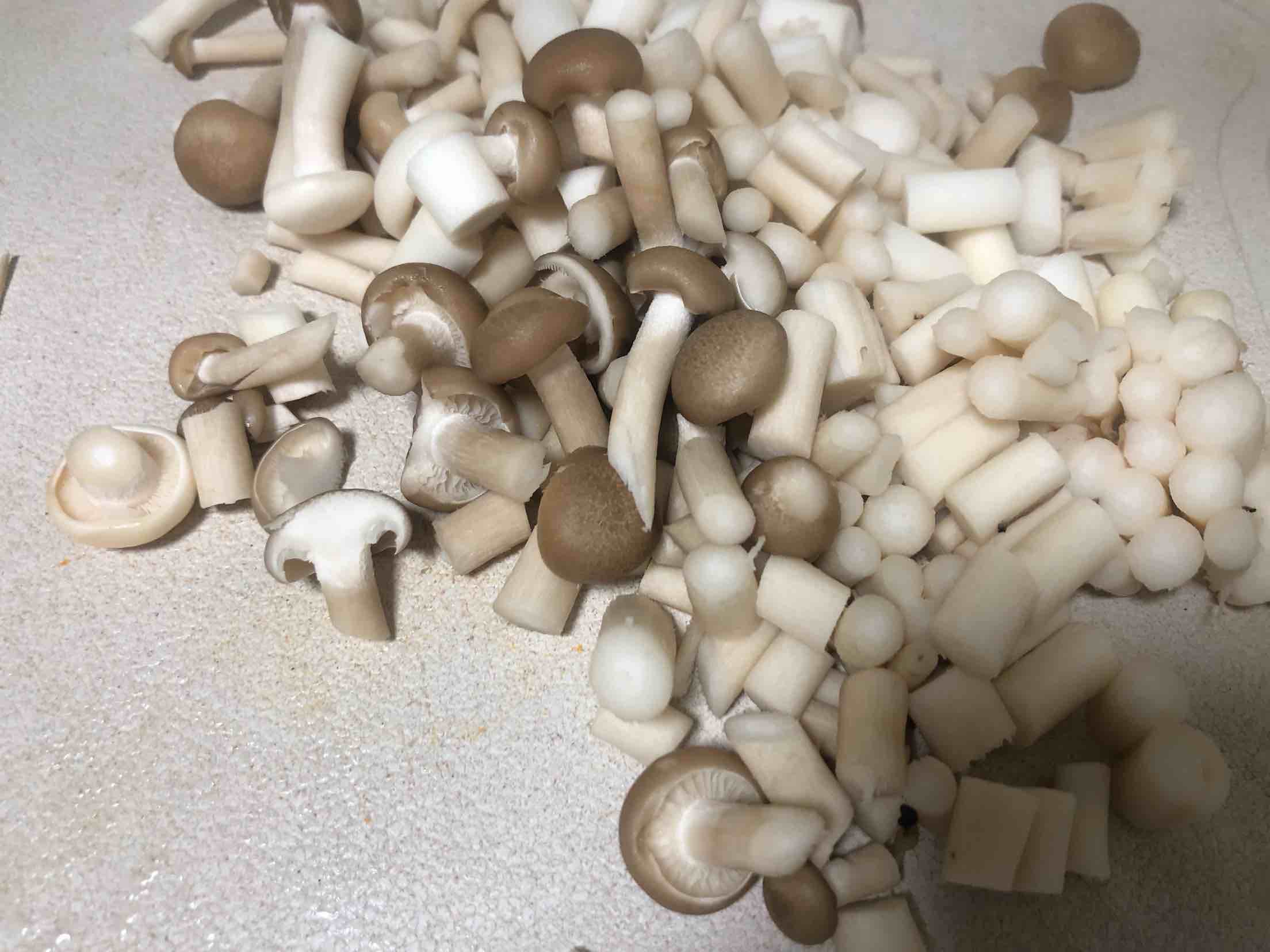 小菇炒雞蛋的做法-家常味炒菜譜