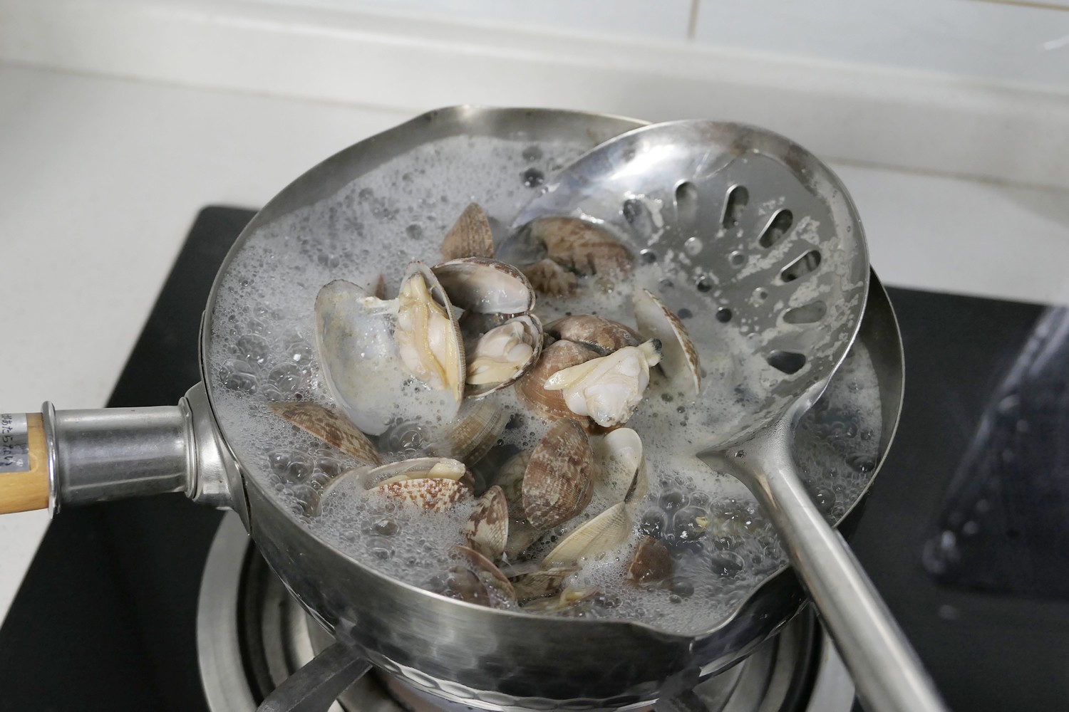 花甲鮮蝦焗粉絲的做法-香辣味烤菜譜