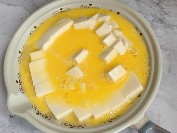 超下飯的香辣抱蛋豆腐的做法-香辣味烤菜譜