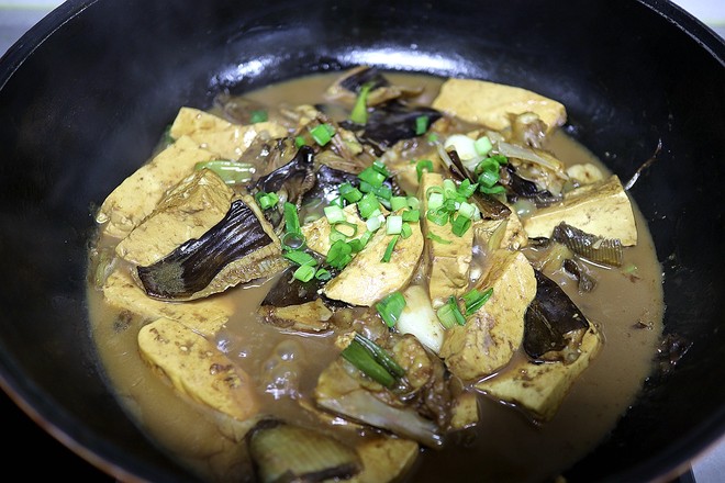 老板魚燉豆腐的做法-蒜香味燉菜譜