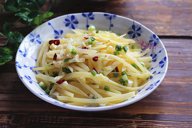 香脆醋溜土豆絲的做法-家常味炒菜譜