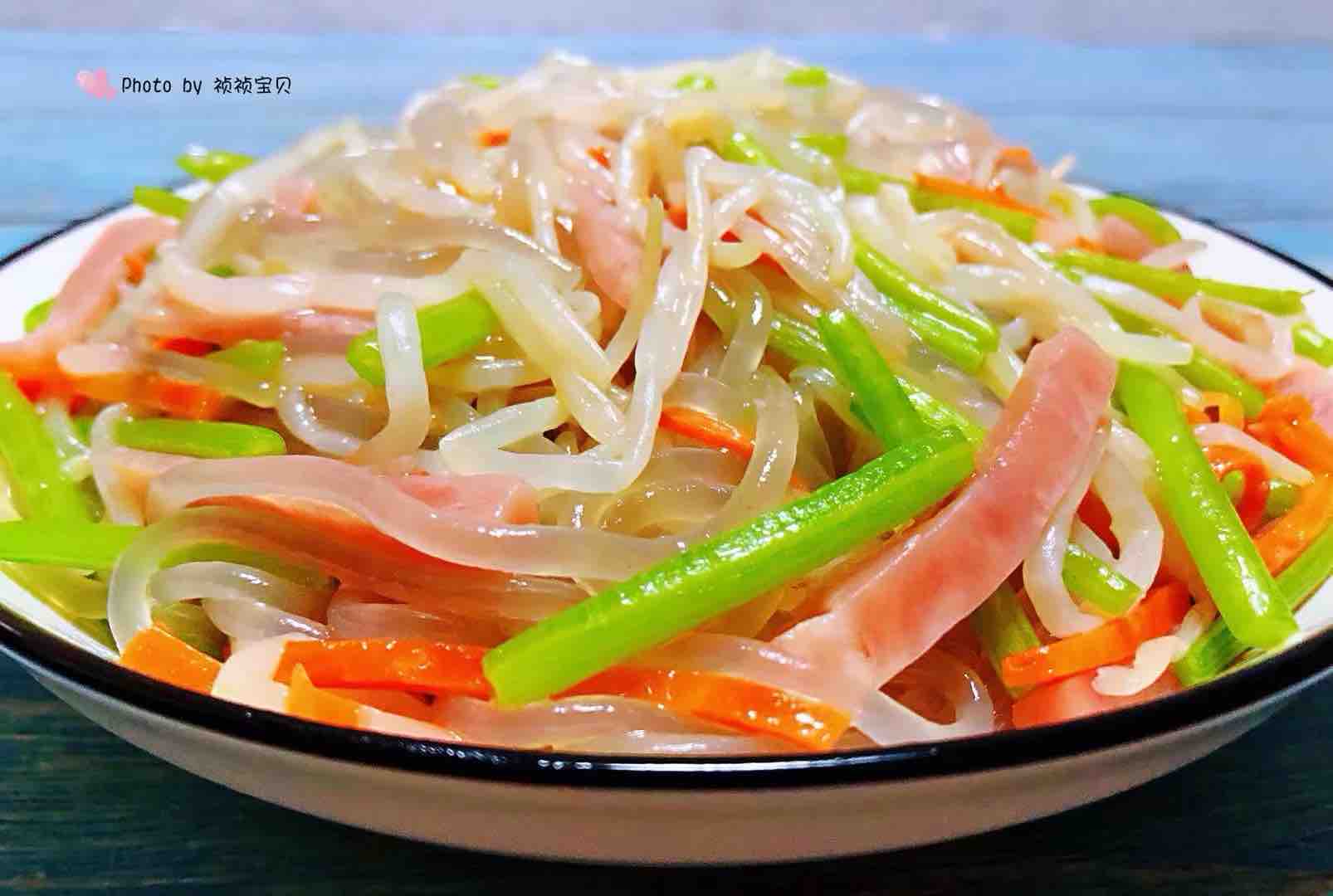 豆芽茼蒿火腿炒粉條的做法-家常味炒菜譜