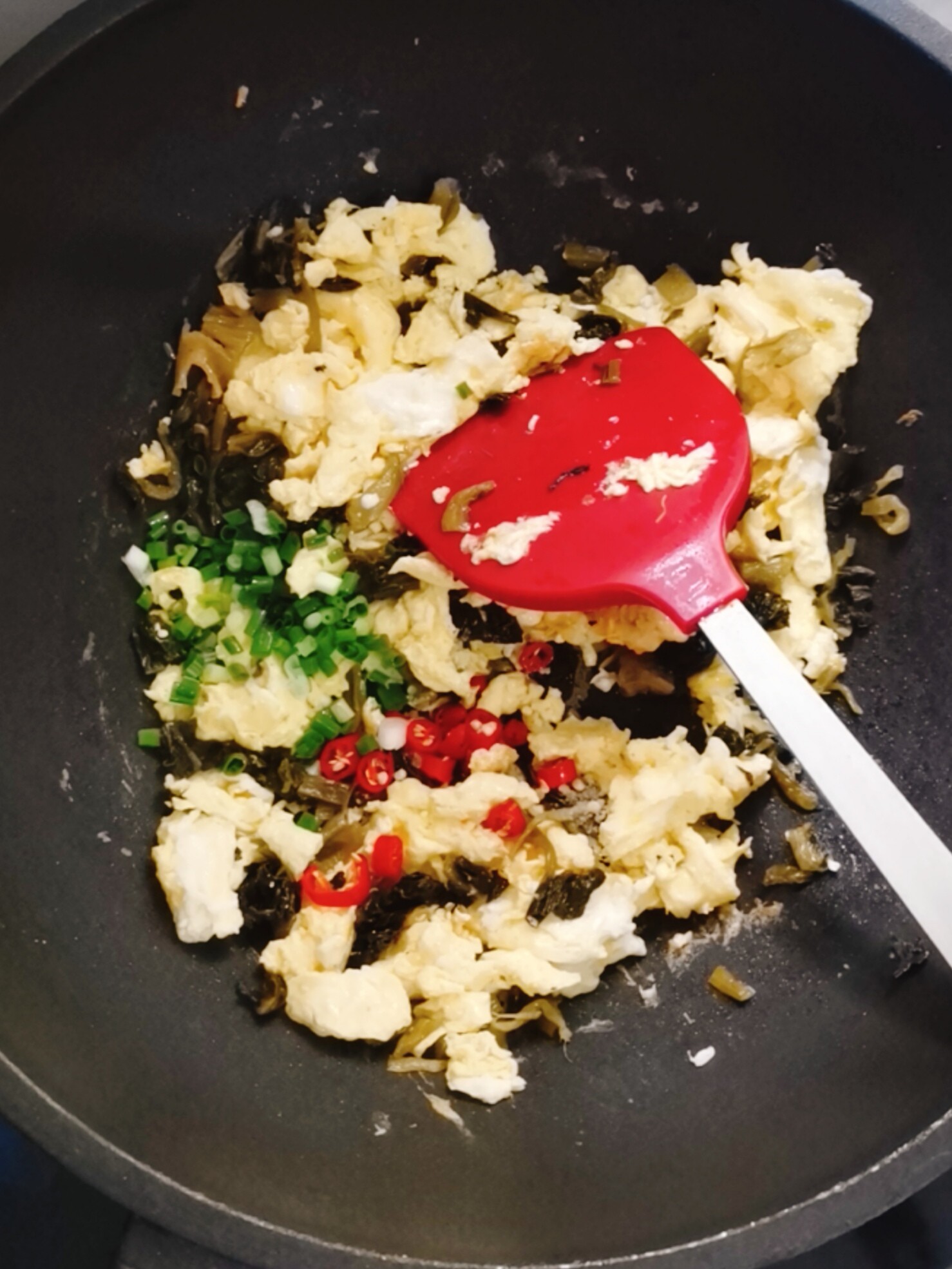 阿婆菜炒雞蛋的做法-咸鮮味炒菜譜