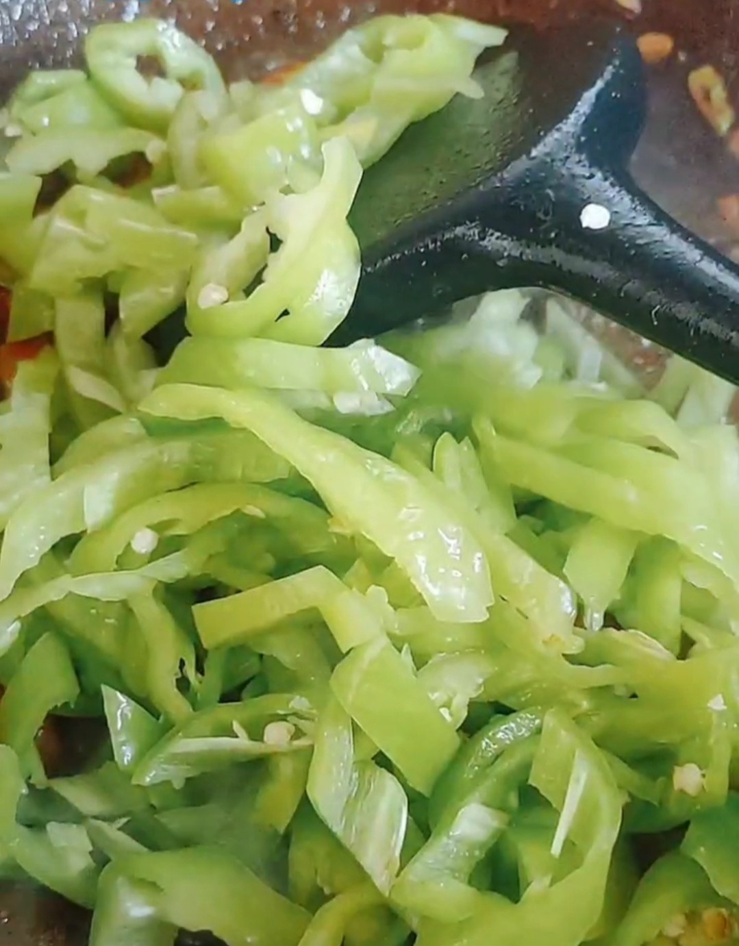 青椒雞腿肉的做法-豆瓣味炒菜譜