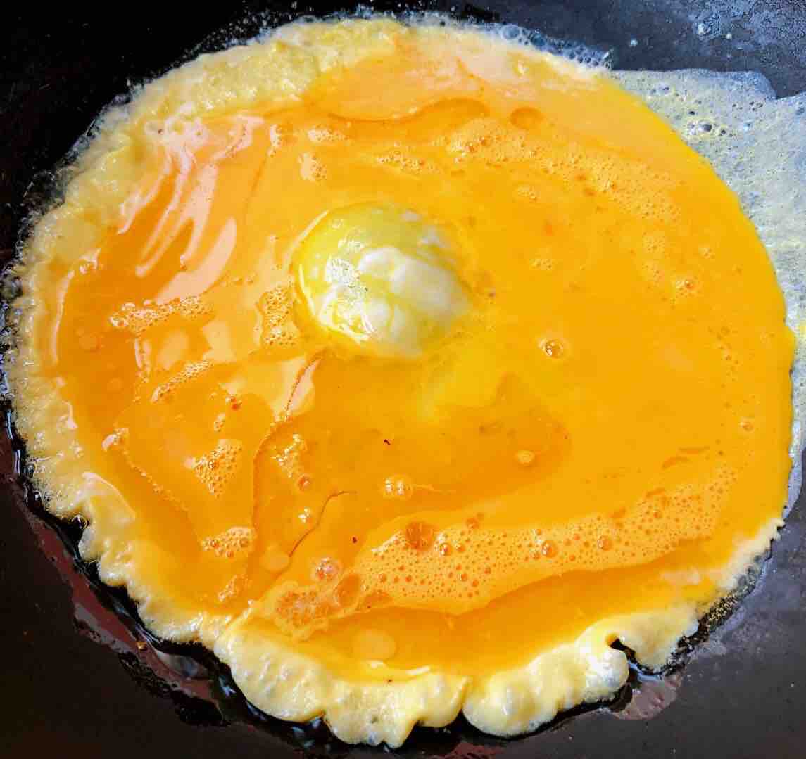 茼蒿炒雞蛋香菇胡蘿卜的做法-家常味炒菜譜