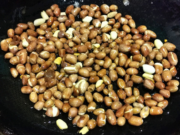 炒花生米的做法-家常味炒菜譜