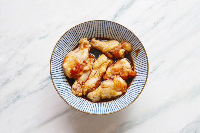 懶人版蜜汁雞翅根的做法-甜味燉菜譜