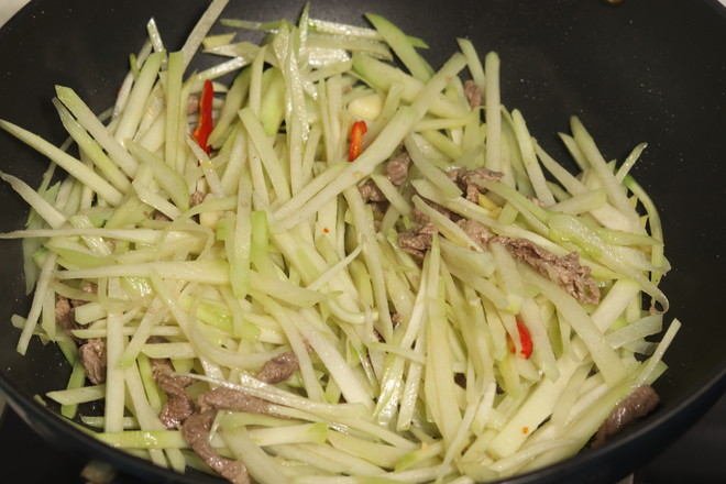 佛手瓜炒肉絲的做法-家常味炒菜譜