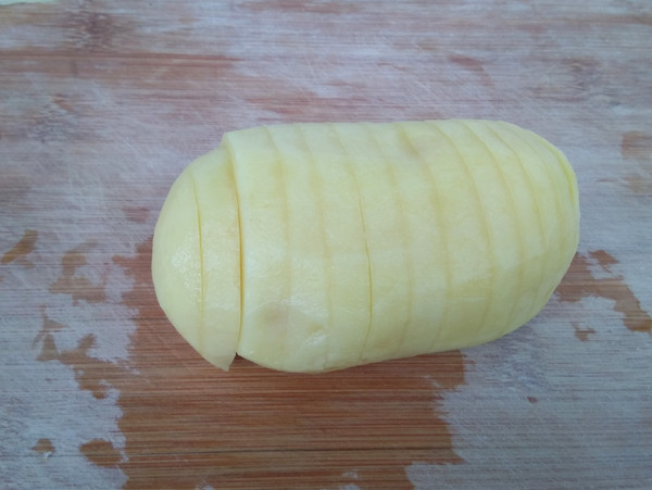 蒸制版風(fēng)琴土豆的做法-咸鮮味蒸菜譜