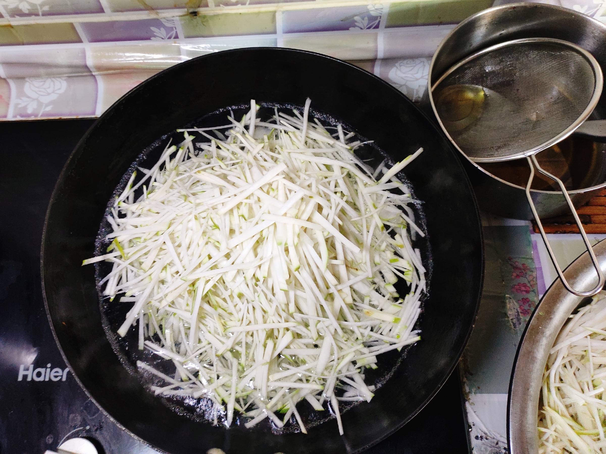 涼拌芥菜絲的做法-香辣味拌菜譜