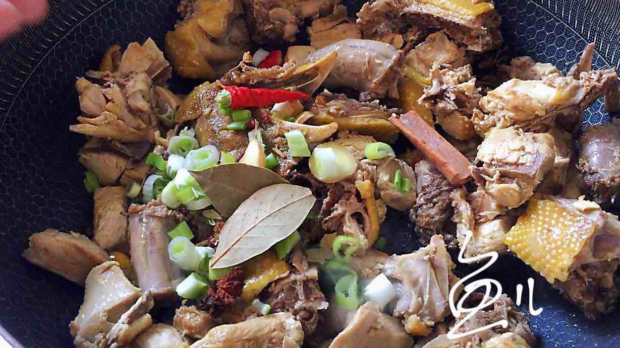 杏鮑菇燒雞塊的做法-家常味燒菜譜