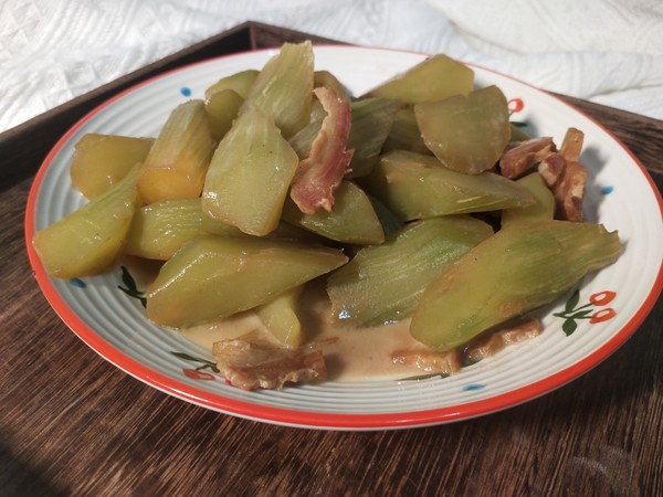 臘肉燉萵苣的做法-咸鮮味燉菜譜