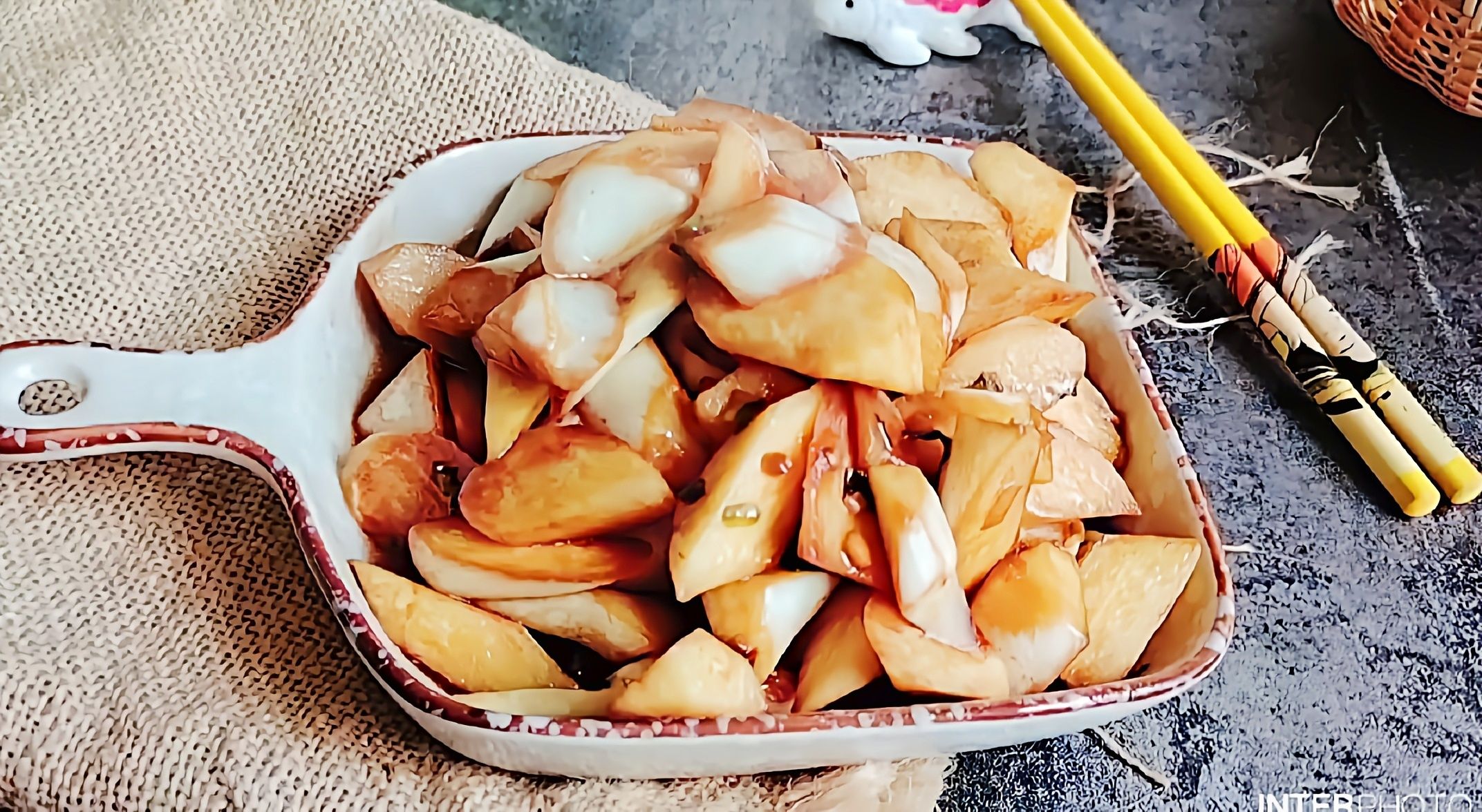 秋冬補虛健體…油燜茭白的做法-咸鮮味燜菜譜