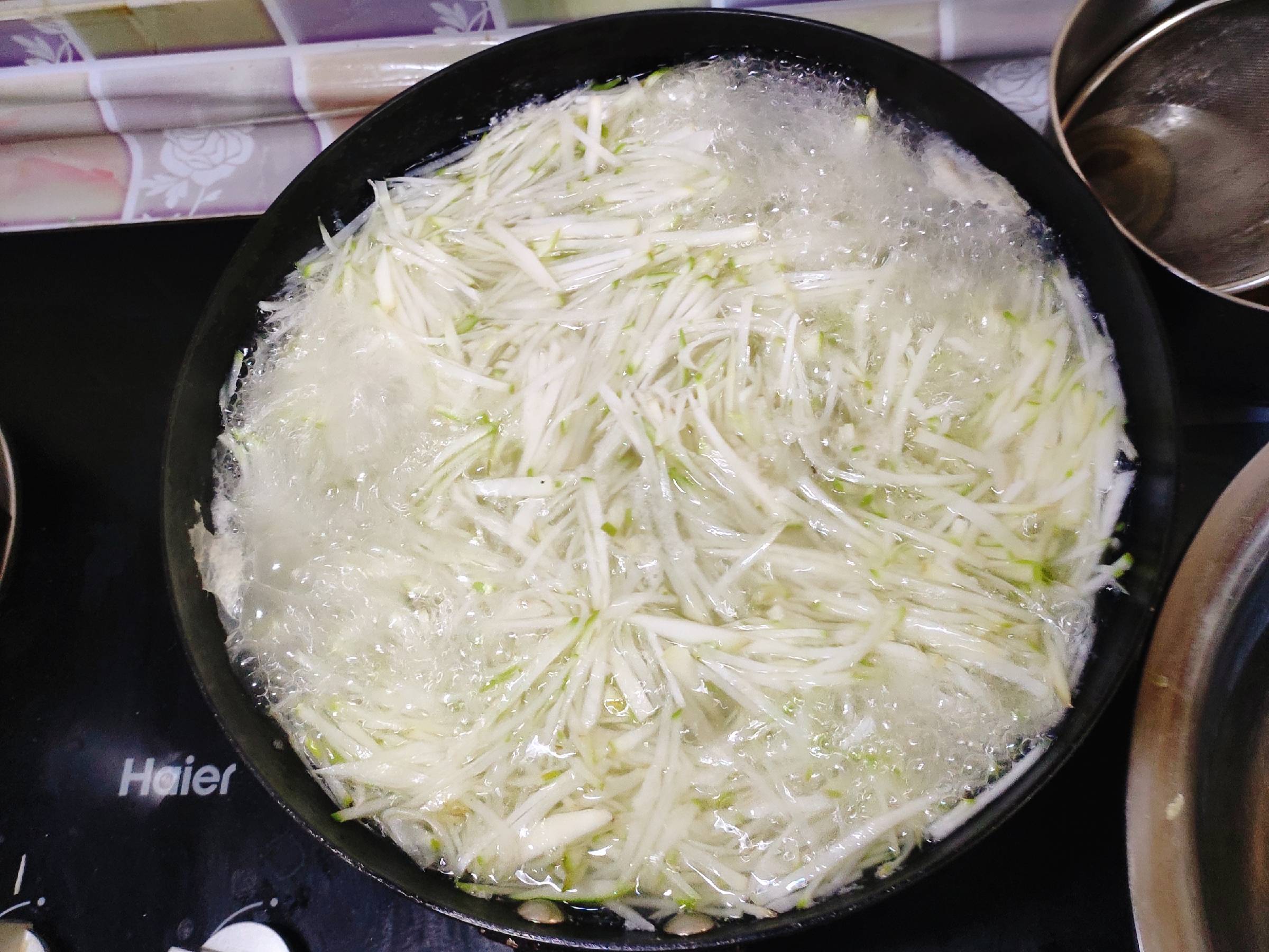 涼拌芥菜絲的做法-香辣味拌菜譜