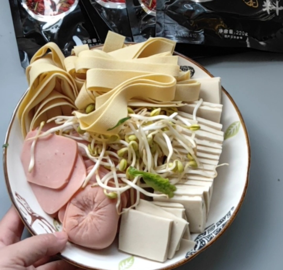 小龍蝦麻辣暖鍋的做法-香辣味煮菜譜