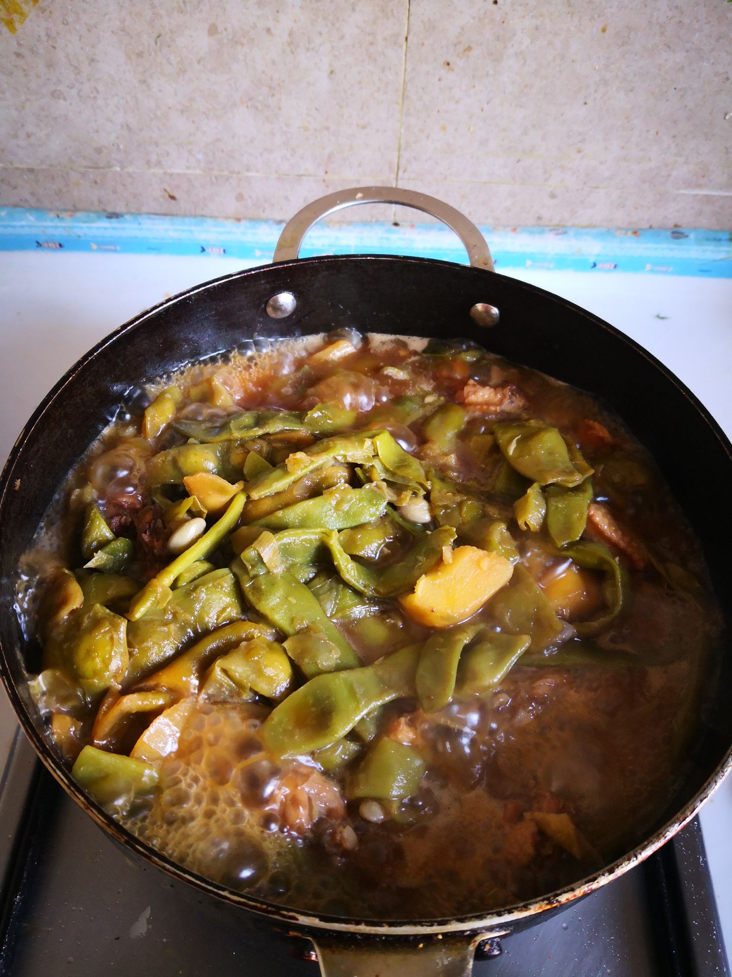 雞翅燉花豆角的做法-家常味燉菜譜