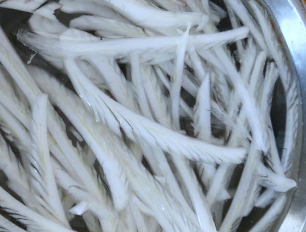 涼拌鳳尾白菜的做法-酸辣味拌菜譜