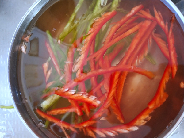 涼拌鳳尾白菜的做法-酸辣味拌菜譜