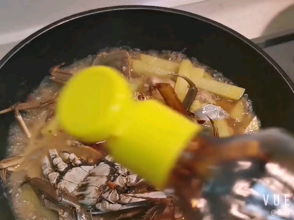 土豆燉河蟹的做法-麻辣味燒菜譜