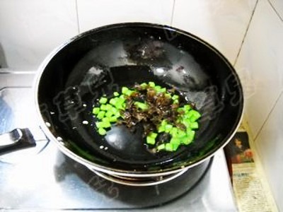 醬香饅頭炒雞蛋的做法-家常味炒菜譜