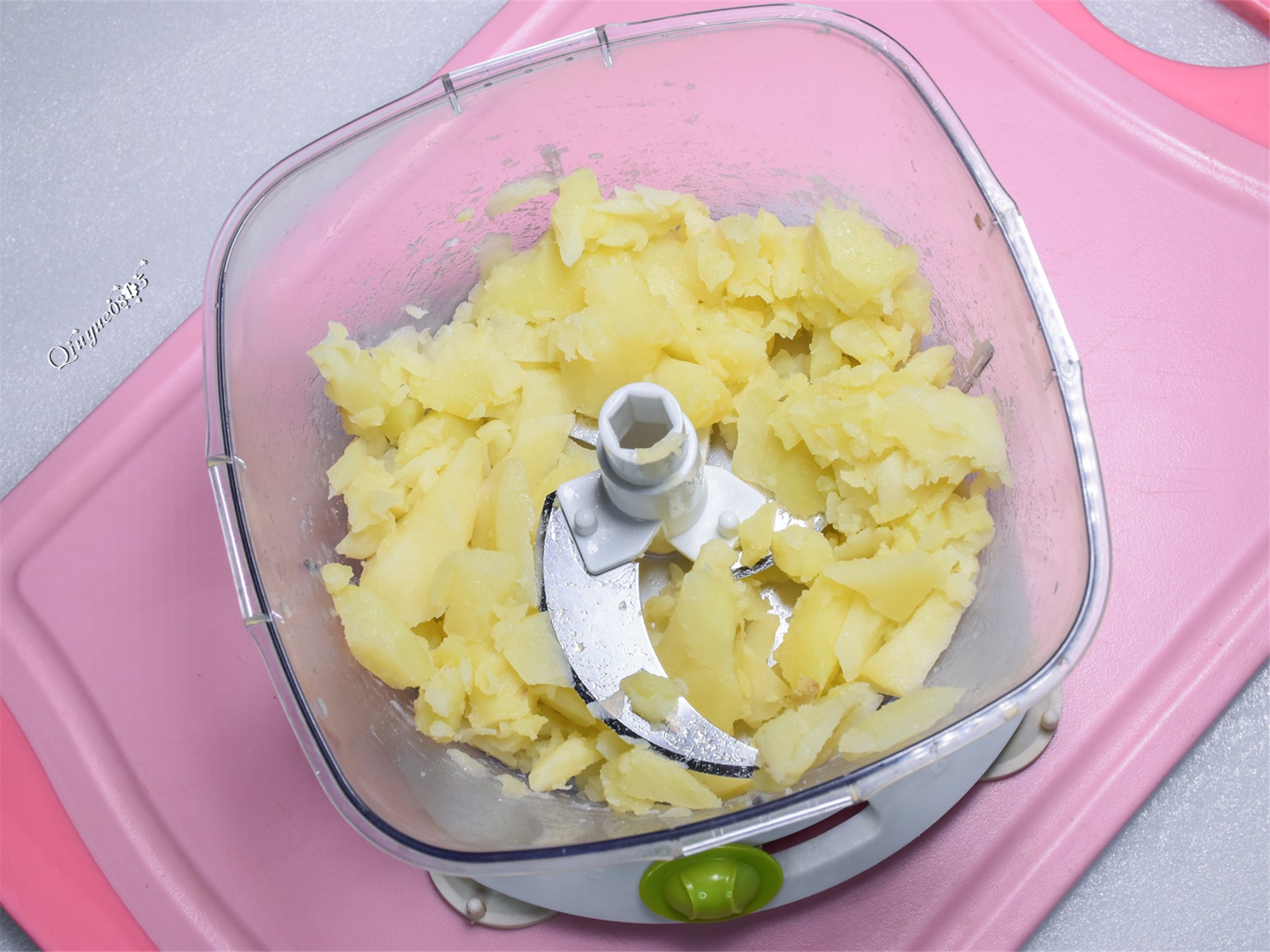 仿香菇土豆的做法-香辣味蒸菜譜