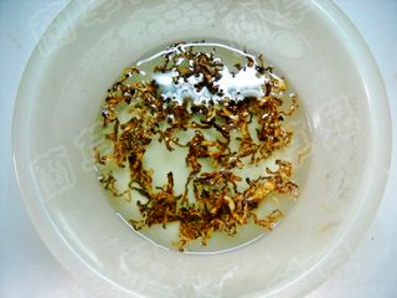 苦瓜干炒臘腸的做法-家常味炒菜譜