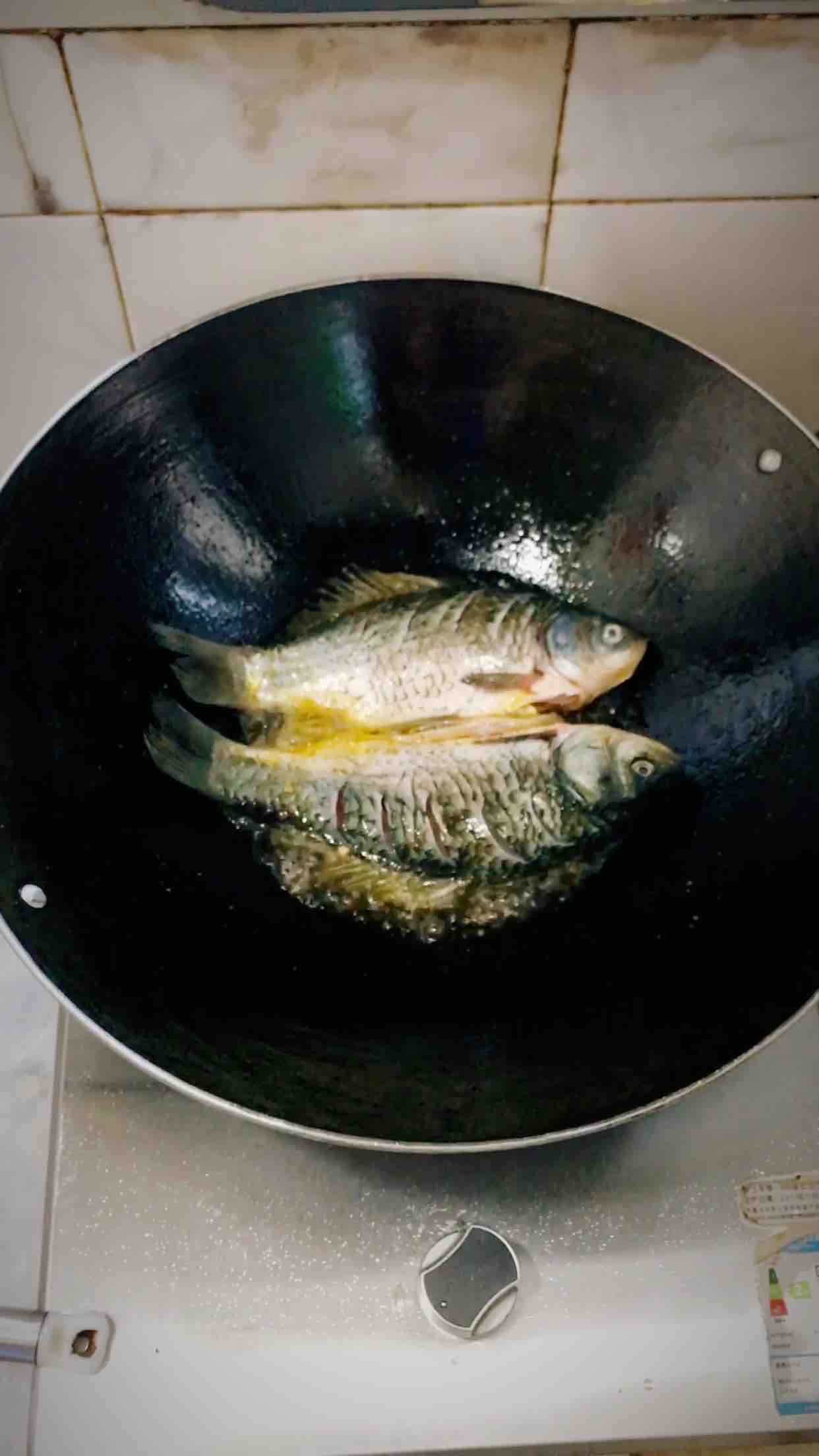 麻辣鯽魚的做法-麻辣味燒菜譜