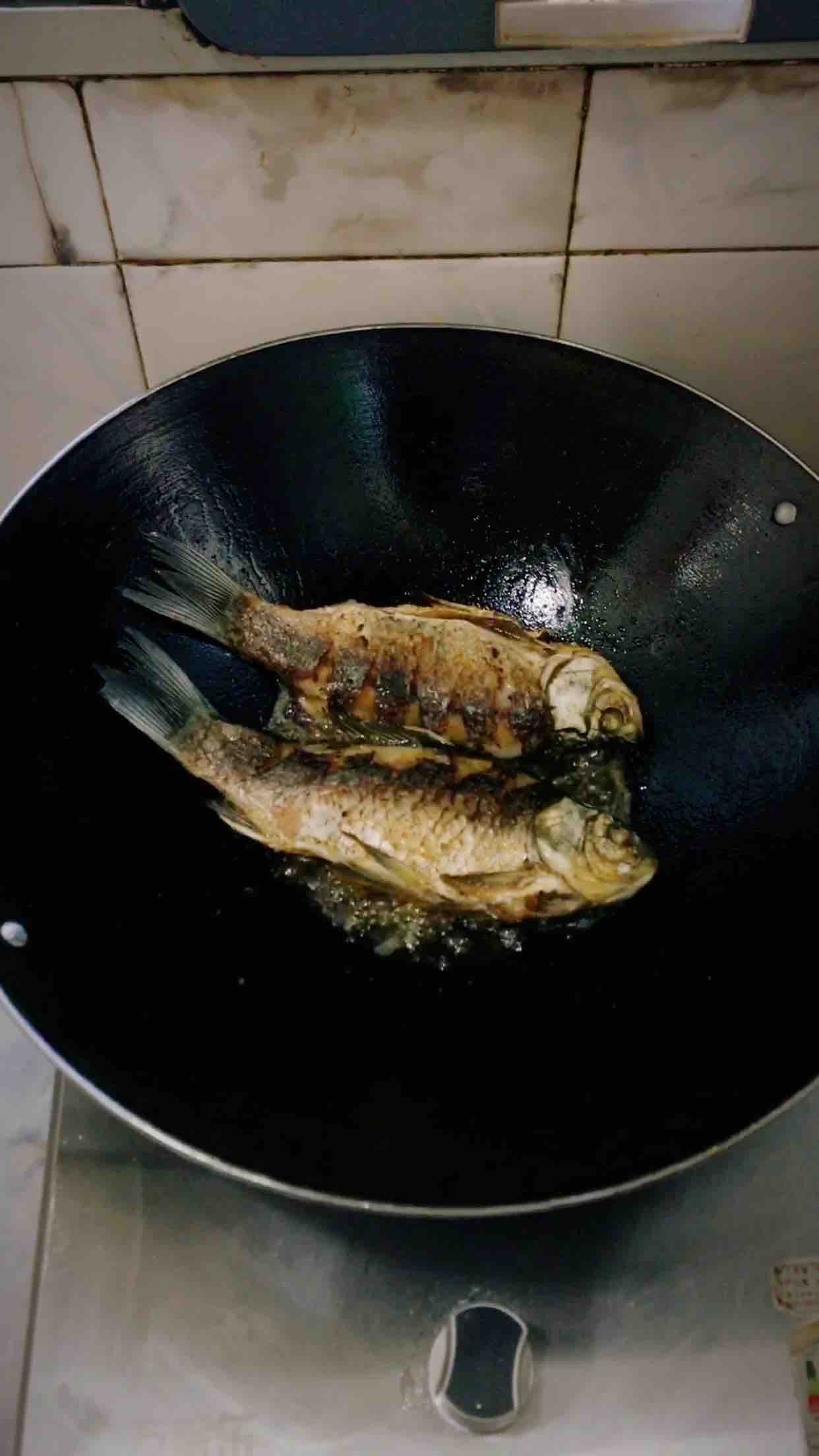 麻辣鯽魚的做法-麻辣味燒菜譜