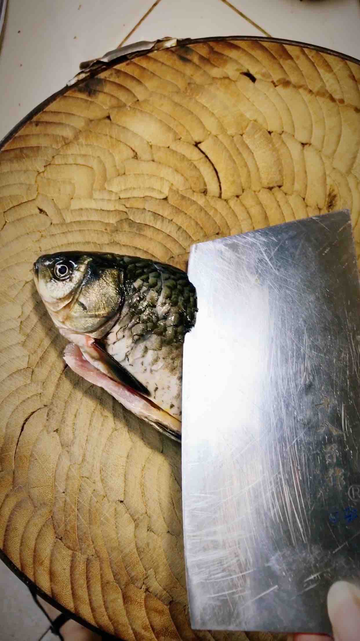 麻辣鯽魚的做法-麻辣味燒菜譜