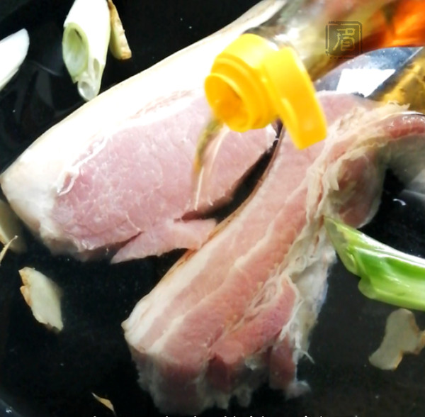 杭椒回鍋肉的做法-醬香味炒菜譜