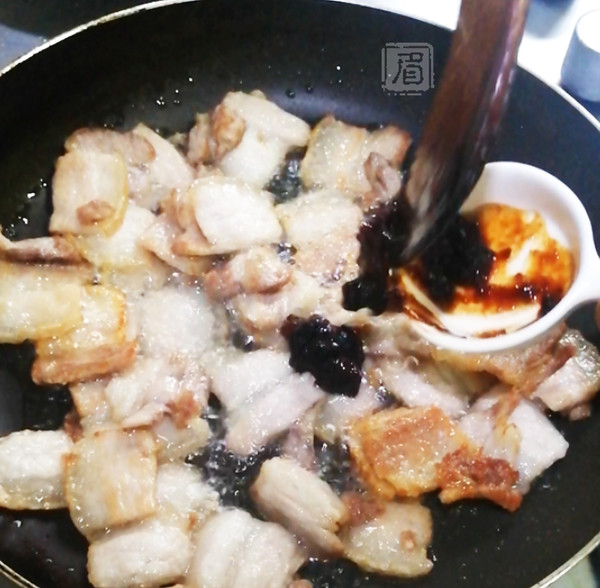 杭椒回鍋肉的做法-醬香味炒菜譜