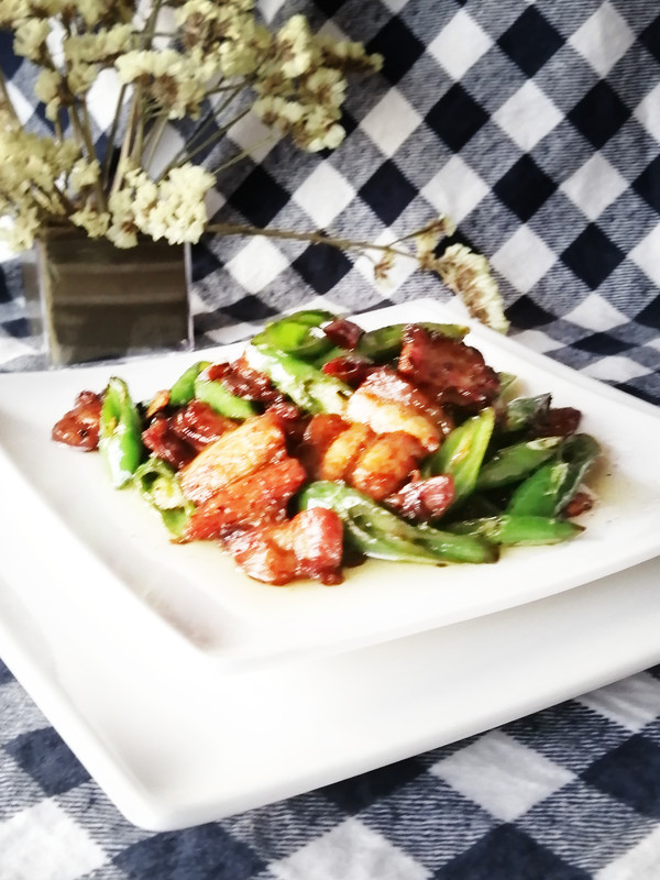 杭椒回鍋肉的做法-醬香味炒菜譜