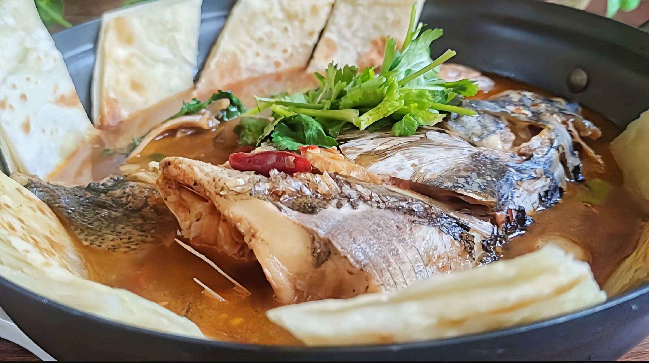 秋冬這樣吃，菜飯一鍋出~魚頭泡餅的做法-咸鮮味燉菜譜