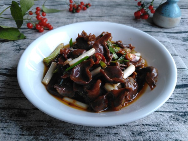 韭黃炒鴨胗的做法-香辣味炒菜譜-易網(wǎng)健康養(yǎng)生網(wǎng) 韭黃炒鴨胗的做法-香辣味炒菜譜