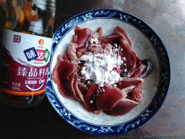 韭黃炒鴨胗的做法-香辣味炒菜譜-易網(wǎng)健康養(yǎng)生網(wǎng) 韭黃炒鴨胗的做法-香辣味炒菜譜