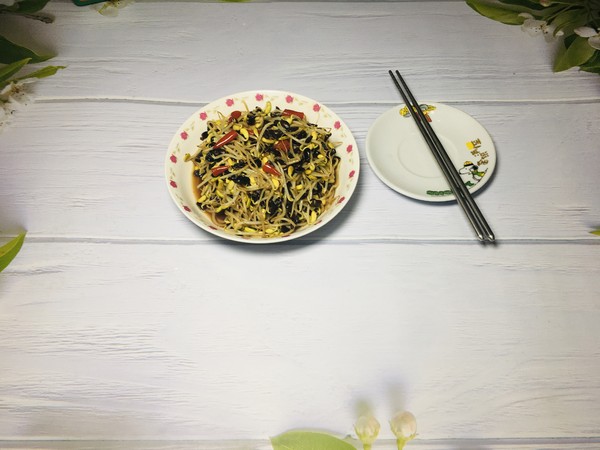 超下飯的素炒黑豆芽的做法-香辣味炒菜譜