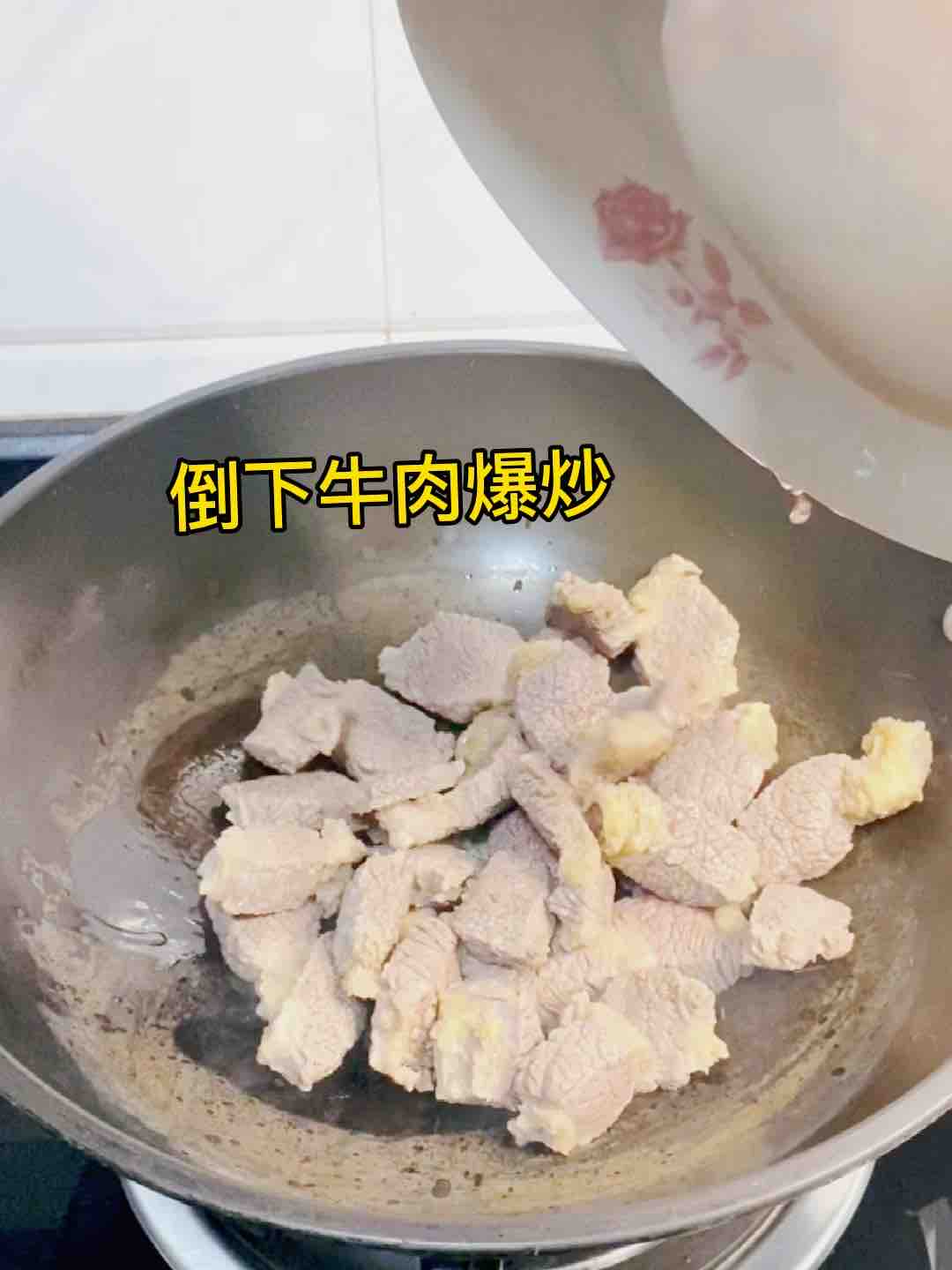 爆香紅燒牛肉燜土豆,這樣煮??一鍋都不夠的做法-家常味醬菜譜-易網(wǎng)健康養(yǎng)生網(wǎng) 爆香紅燒牛肉燜土豆,這樣煮??一鍋都不夠的做法-家常味醬菜譜