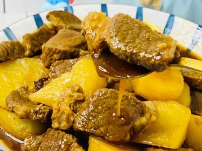 爆香紅燒牛肉燜土豆，這樣煮??一鍋都不夠的做法-家常味醬菜譜