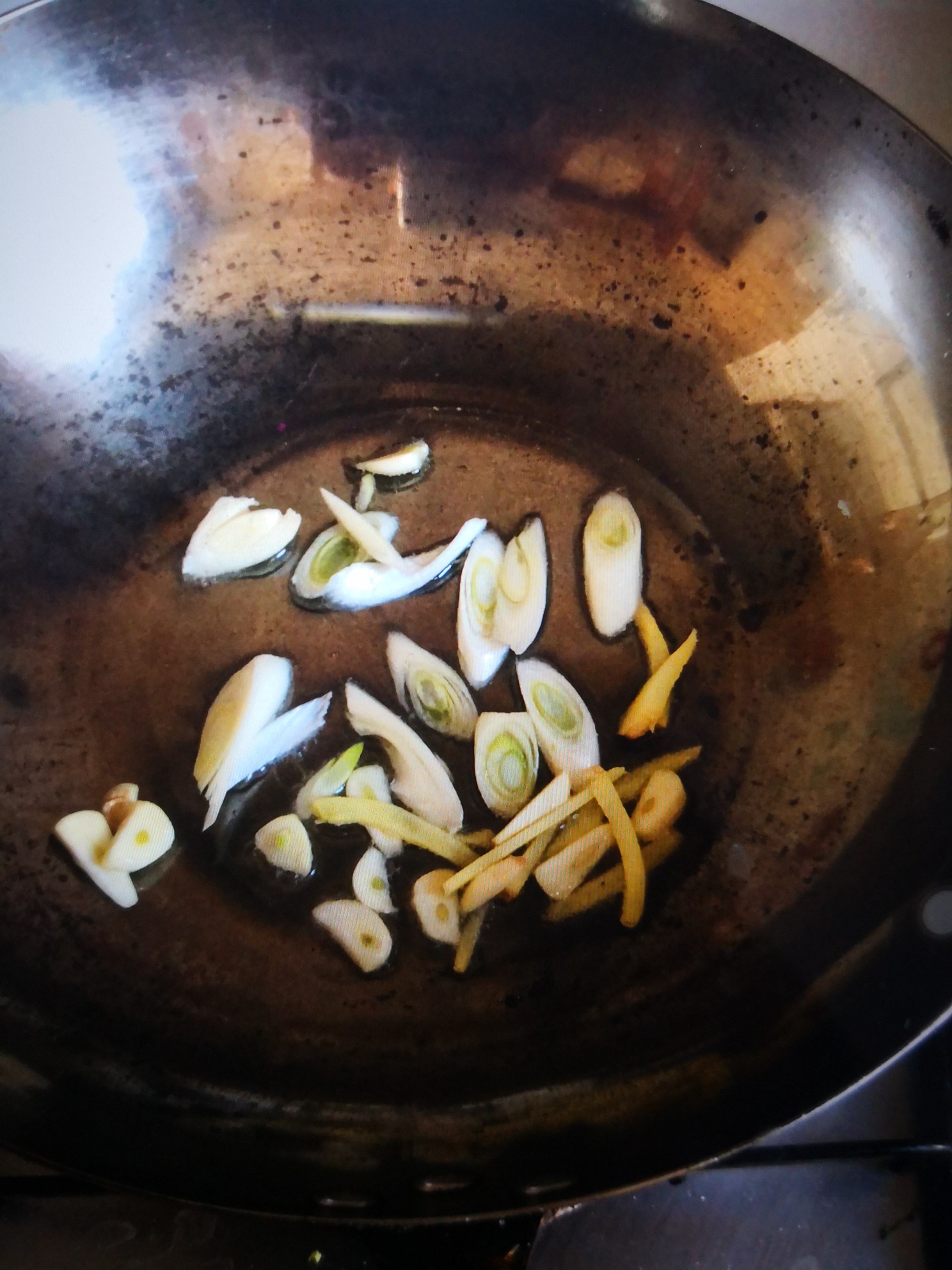 肉片炒青筍的做法-家常味炒菜譜-易網健康養生網 肉片炒青筍的做法-家常味炒菜譜