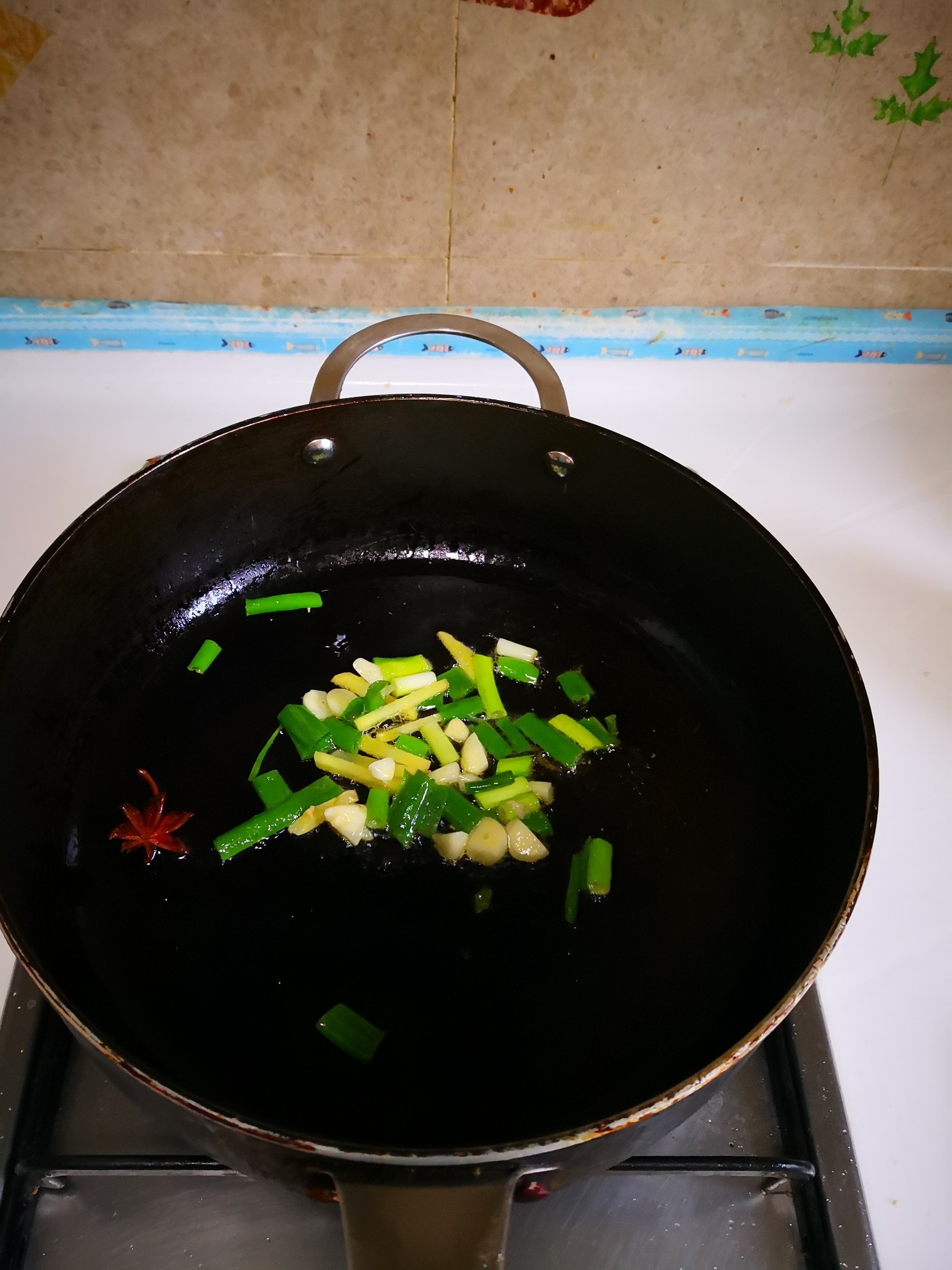 紅椒肉皮醬黃豆的做法-家常味炒菜譜