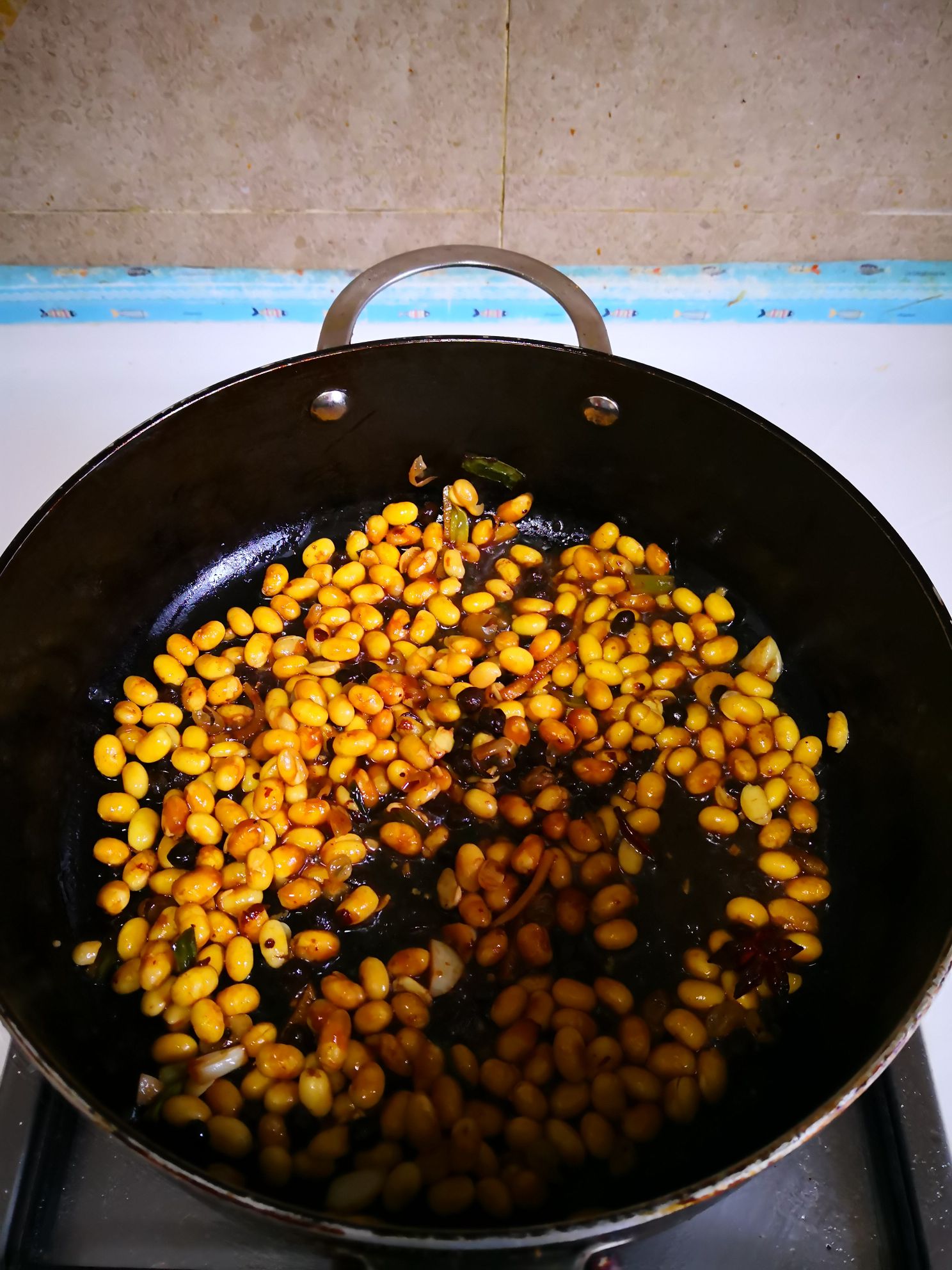 紅椒肉皮醬黃豆的做法-家常味炒菜譜