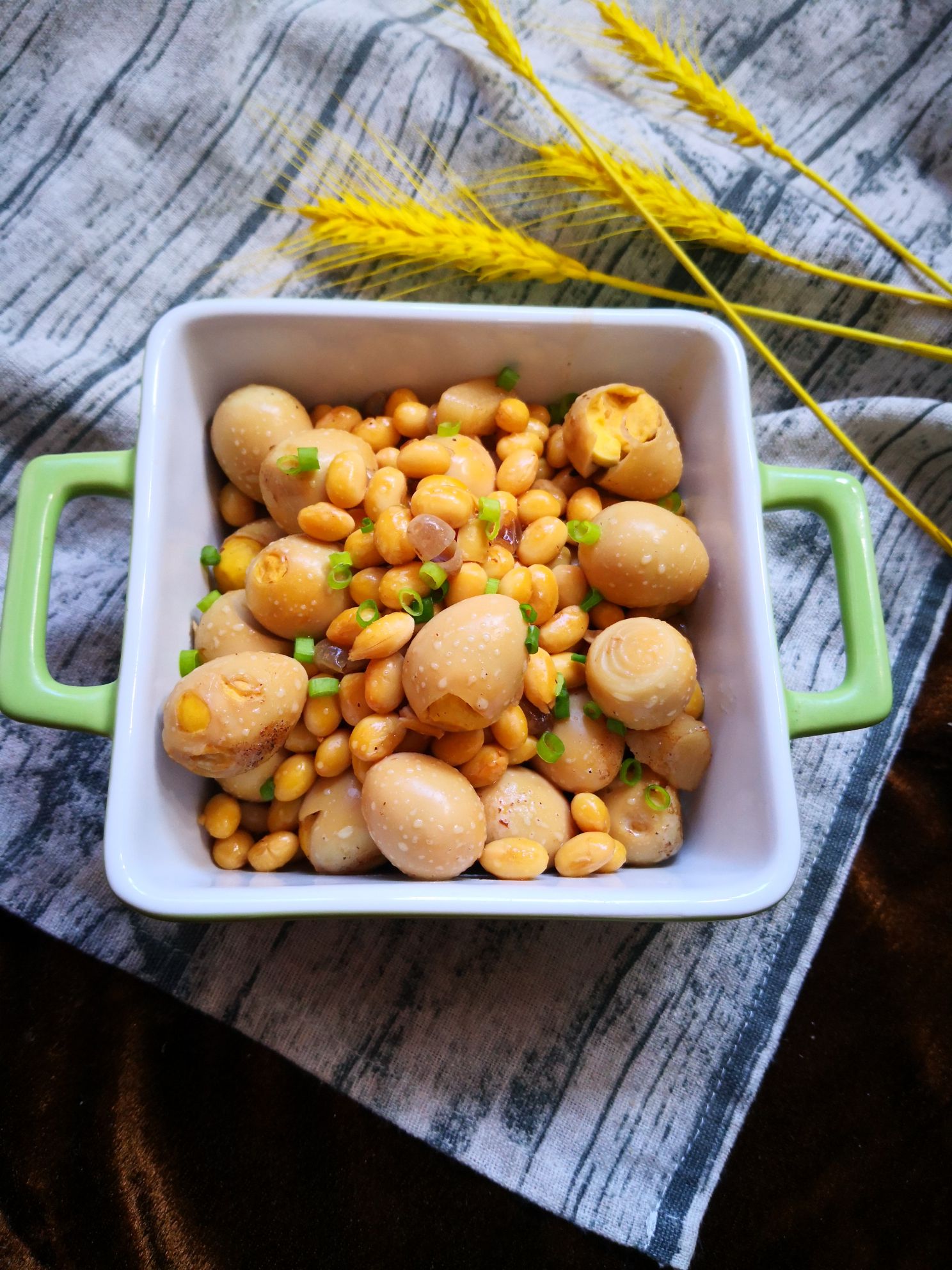 鵪鶉蛋醬黃豆的做法-家常味醬菜譜-易網(wǎng)健康養(yǎng)生網(wǎng) 鵪鶉蛋醬黃豆的做法-家常味醬菜譜