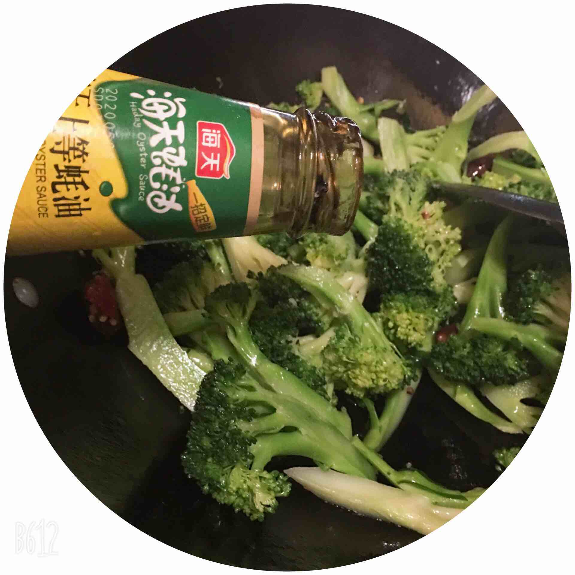 素炒西蘭花的做法-家常味炒菜譜-易網(wǎng)健康養(yǎng)生網(wǎng) 素炒西蘭花的做法-家常味炒菜譜