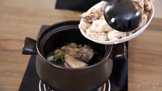 茶油燜雞【孔老師教做菜】的做法-家常味燜菜譜-易網(wǎng)健康養(yǎng)生網(wǎng) 茶油燜雞【孔老師教做菜】的做法-家常味燜菜譜