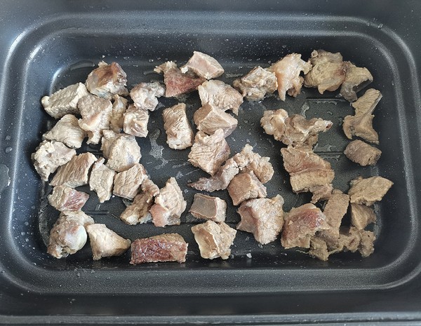 鮮美又饞人的土豆燉牛肉的做法-家常味燉菜譜