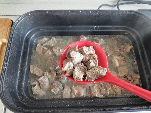 鮮美又饞人的土豆燉牛肉的做法-家常味燉菜譜